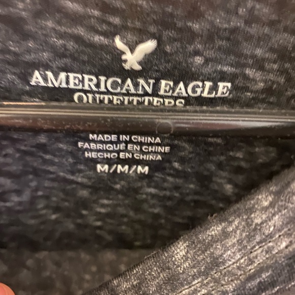 American Eagle Distressed Cropped Shirt - Picture 3 of 3